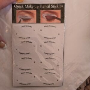 Quick Makeup Stencil Stickies - Eyeshadow & Eyeliner